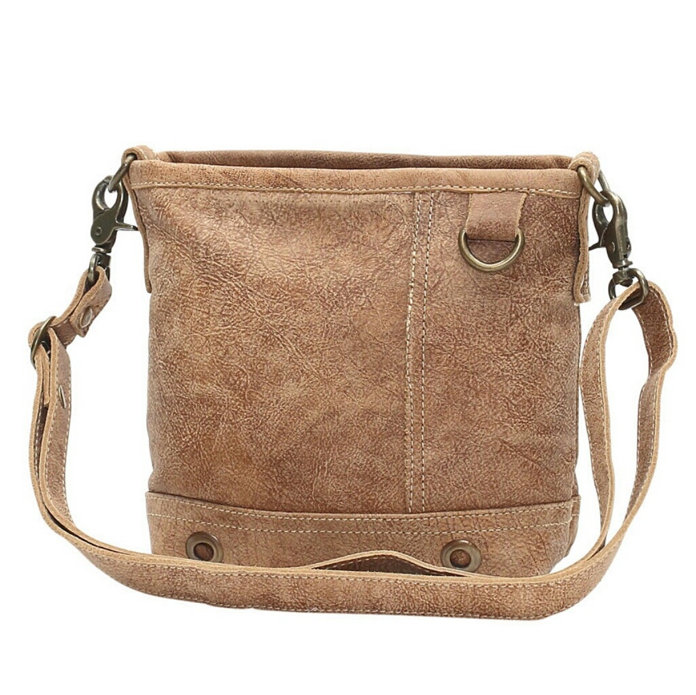 🚨LAST ONE🚨 D Ring Leather Crossbody Bag - Picture 2 of 3